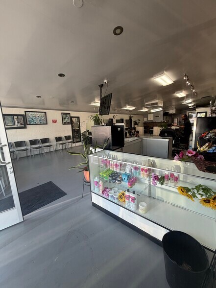 More Photos Of 1032 E Compton Blvd, Compton Storefront For Lease