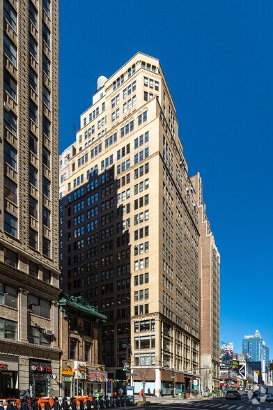 More Photos Of 575 8th Ave, New York Office For Lease