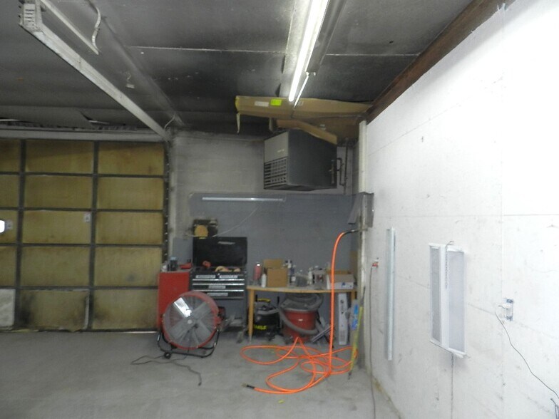 More Photos Of 1641 E Main St, Niles Manufacturing For Sale