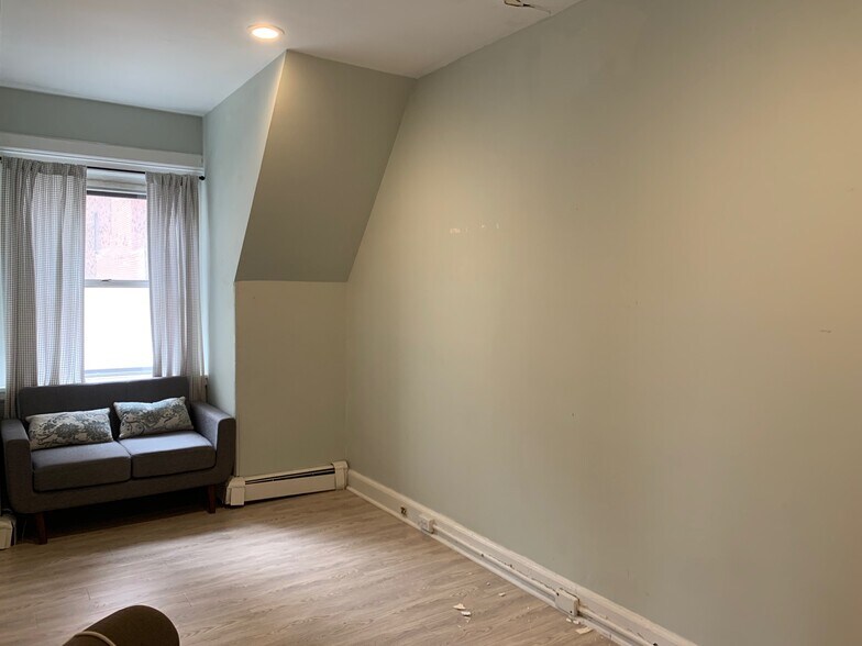 More Photos Of 110 S 20th St, Philadelphia Office For Sale