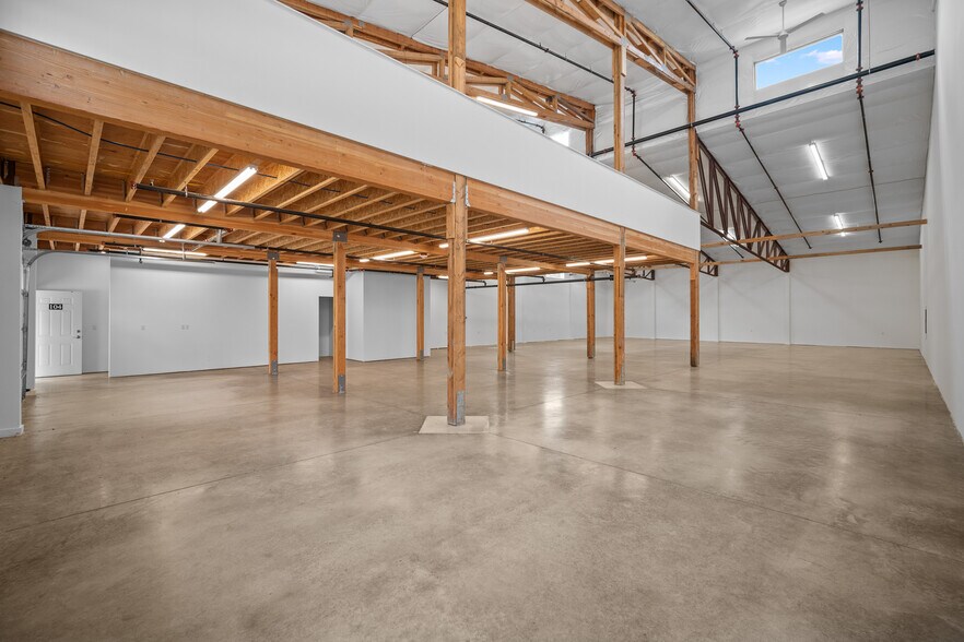 More Photos Of 2900 Peace Portal Dr, Blaine Distribution For Lease