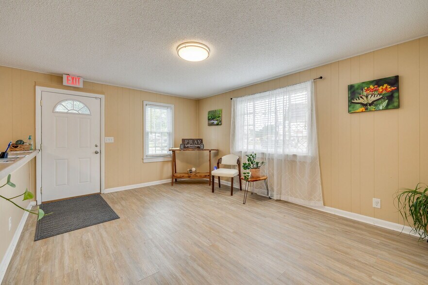 More Photos Of 1119 N Main Ave, Erwin Medical For Sale