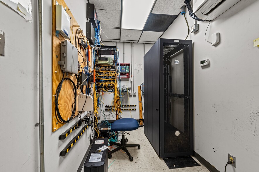 More Photos Of 2107 Black Creek Rd SE, Wilson Warehouse For Lease