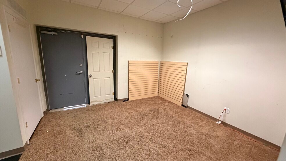 More Photos Of 546 3rd St, Beaver Storefront Retail Residential For Lease