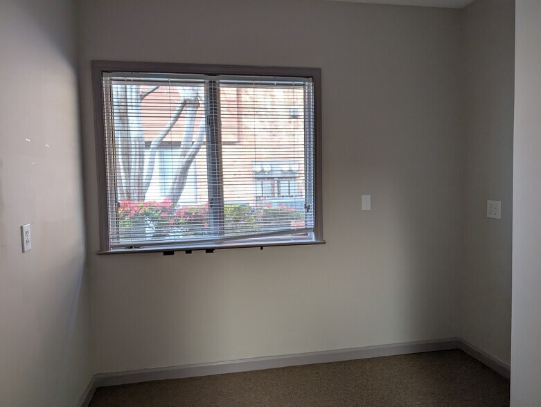 More Photos Of 722 Crossover Ln, Memphis Medical For Lease