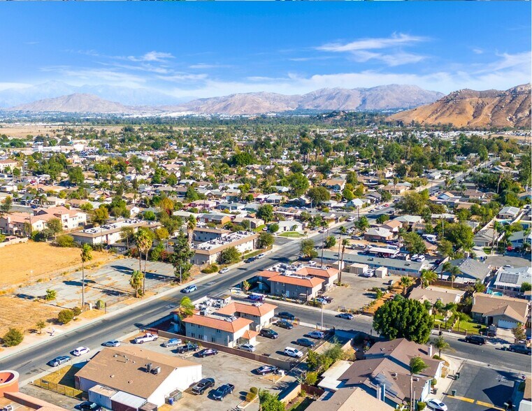 More Photos Of 5748 Tilton Ave, Jurupa Valley Apartments For Sale
