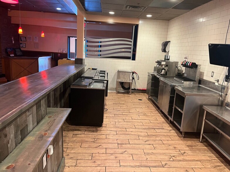 More Photos Of 7065 Winchester Rd, Memphis Restaurant For Sale