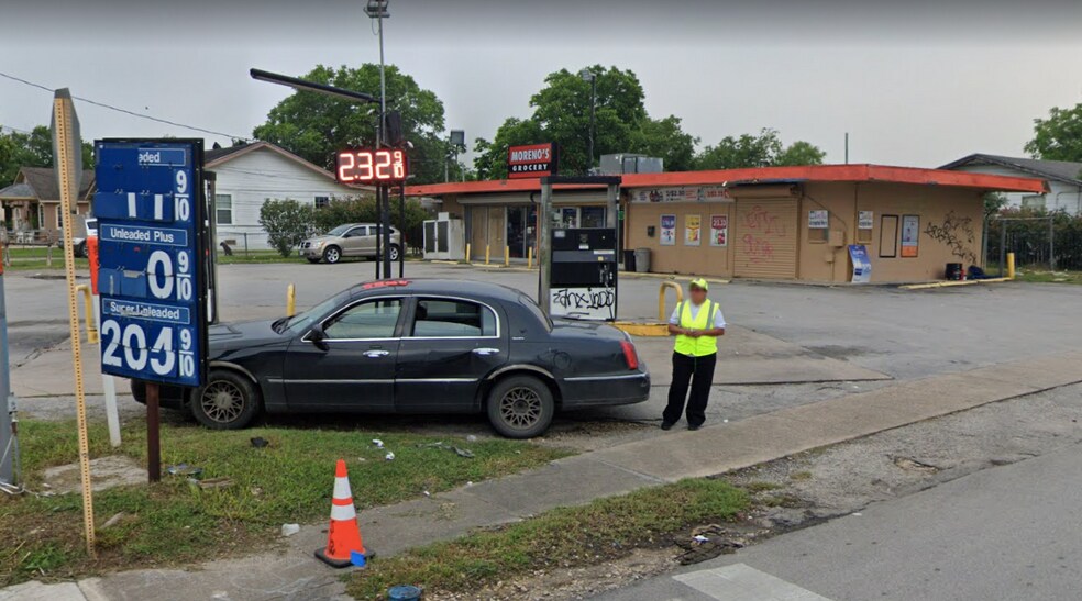 More Photos Of 4103 Commercial Ave, San Antonio Convenience Store For Sale