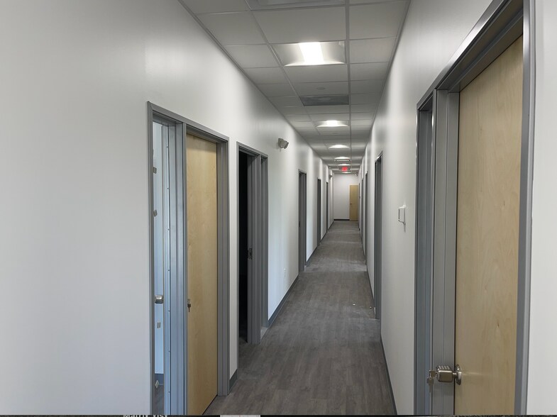 More Photos Of 2414 Marsh Ln, Carrollton Office For Lease