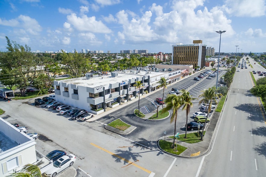 More Photos Of 2801-2809 E Commercial Blvd, Fort Lauderdale Unknown For Lease