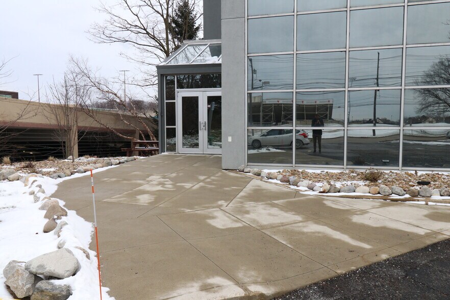 More Photos Of 6731 Ridge Rd, Parma Medical For Sale