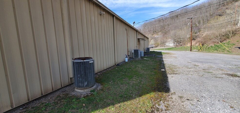 More Photos Of 16426 Wise St, Saint Paul Storefront Retail Office For Sale