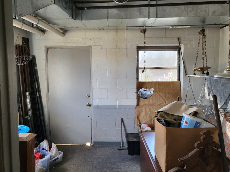 More Photos Of 212 S Broad St, Gastonia General Retail For Sale