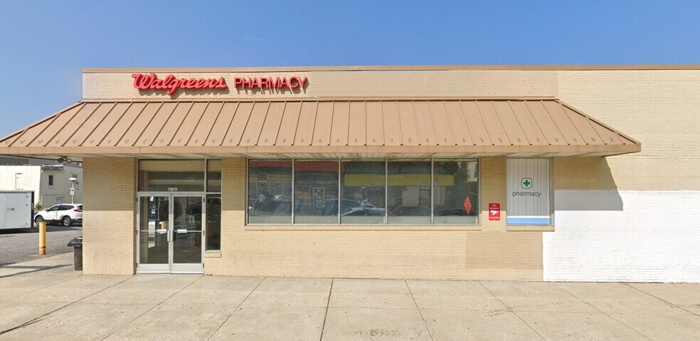 More Photos Of 3700 Falls Rd, Baltimore Drugstore For Lease