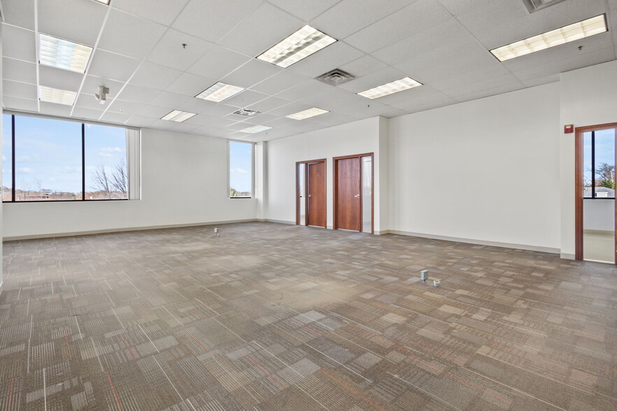More Photos Of 9645 Lincoln-Way Ln, Frankfort Unknown For Lease
