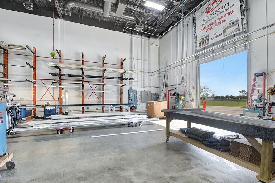 More Photos Of 7150 Seacrest Blvd, Lantana Showroom For Sale