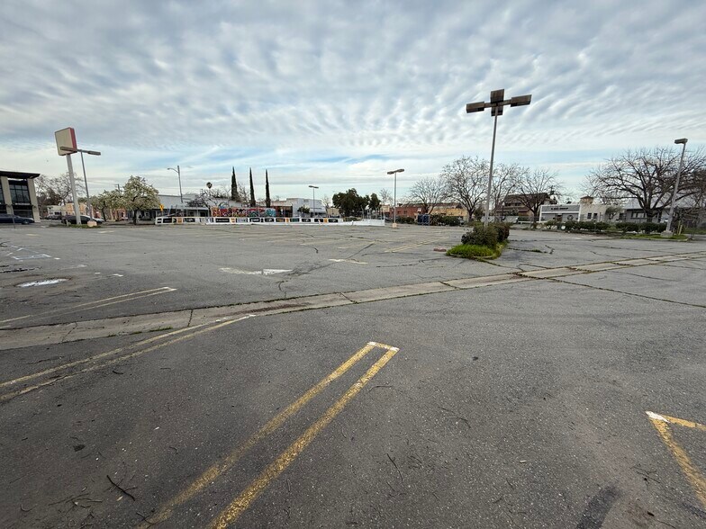 More Photos Of 1830 Del Paso Blvd, Sacramento Land For Sale