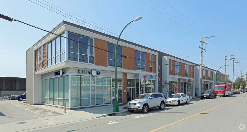 More Photos Of 1515 Barrow St, North Vancouver Distribution For Lease