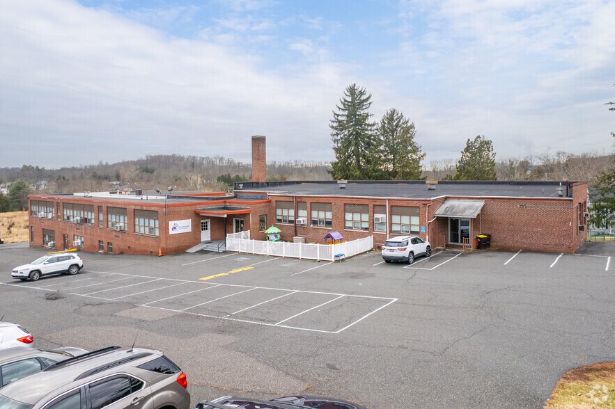 More Photos Of 3000 Main St, Green Lane Daycare Center For Lease