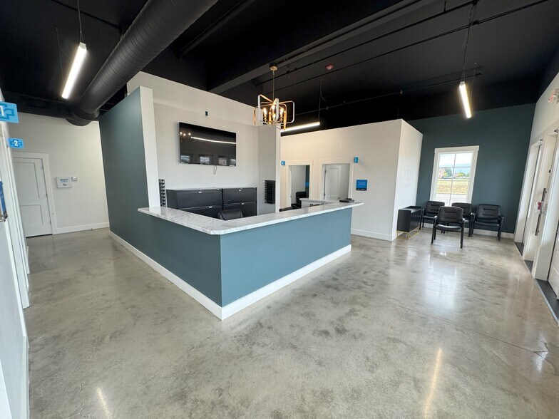More Photos Of 6376 Silo Square Lane South, Southaven Storefront For Lease