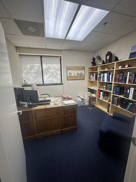 More Photos Of 560 Riverside Dr, Salisbury Medical For Sale