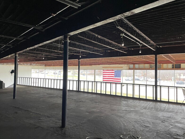 More Photos Of 550 Columbia Ave W, Battle Creek Freestanding For Sale