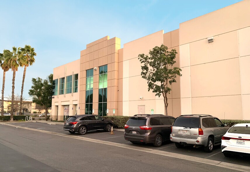 More Photos Of 6655 Knott Ave, Buena Park Distribution For Lease