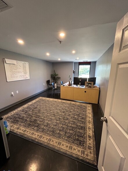 More Photos Of 24 Williams Way, Bellingham Research And Development For Lease