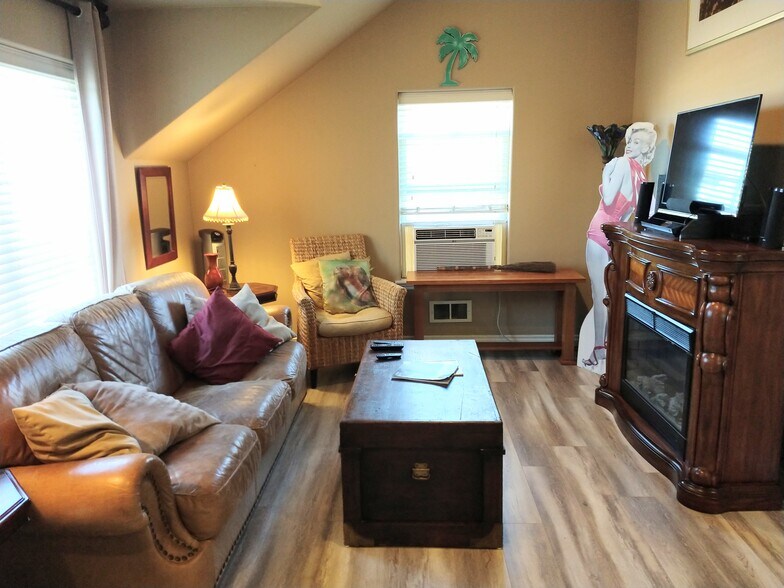 More Photos Of 20826 NE Sierra Dr, Bend Apartments For Sale