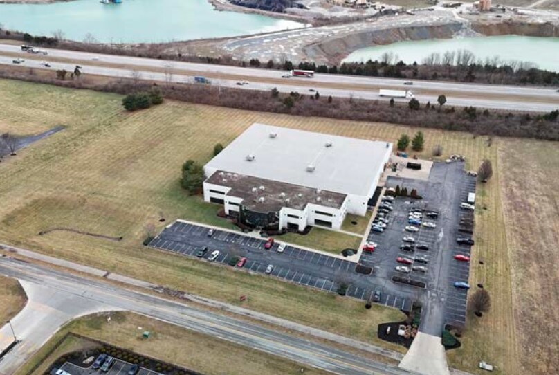 More Photos Of 1637 Kingsview Dr, Lebanon Distribution For Lease