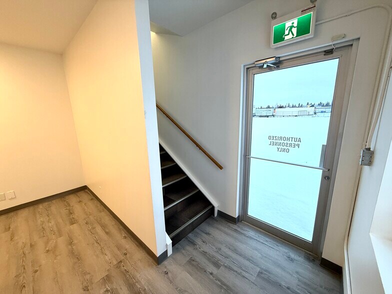 More Photos Of 8 Van Der Horn Way, Red Deer County Truck Terminal For Sale