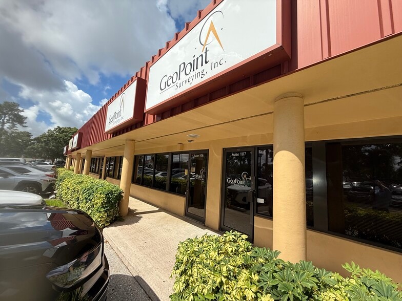 More Photos Of 4152-4230 Blue Heron Blvd W, Riviera Beach Medical For Sale