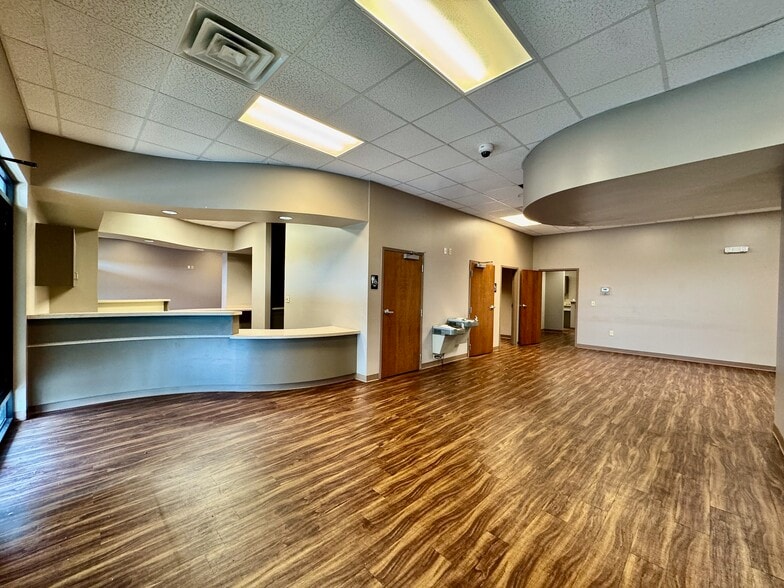 More Photos Of 4645 Village Square Dr, Paducah Storefront Retail Office For Lease