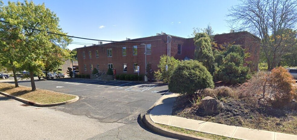 More Photos Of 43 Emery Ave, Flemington Medical For Lease