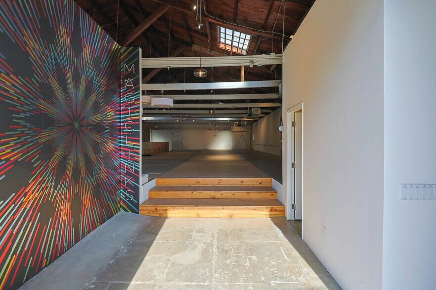 More Photos Of 350-360 Sunset Ave, Venice Warehouse For Lease
