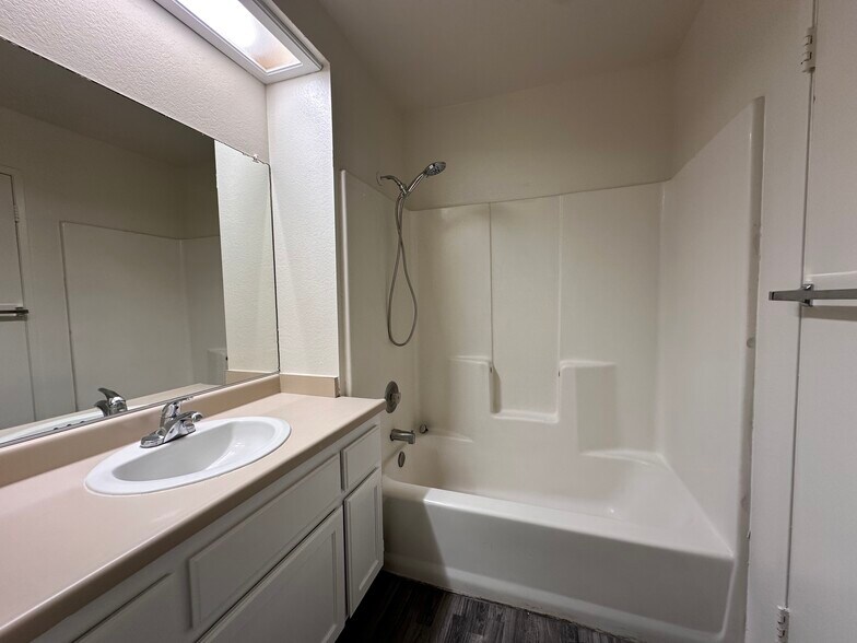 More Photos Of 12745 Navajo Rd, Apple Valley Apartments For Sale