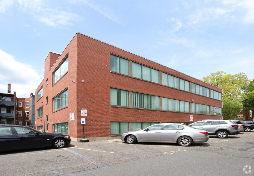 More Photos Of 645 Farmington Ave, Hartford Medical For Lease