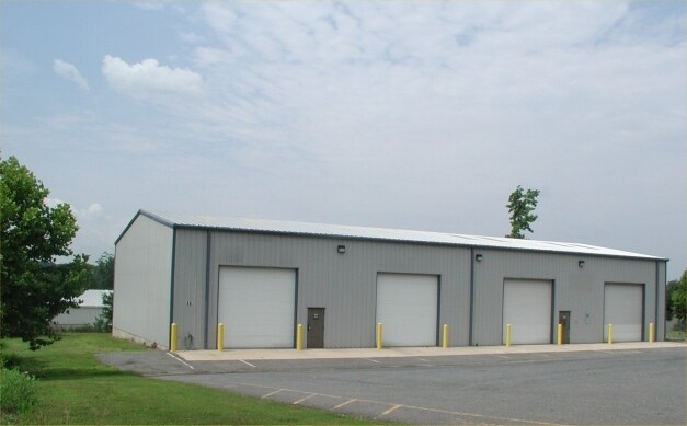 Primary Photo Of 32 Perchwood Dr, Fredericksburg Warehouse For Lease