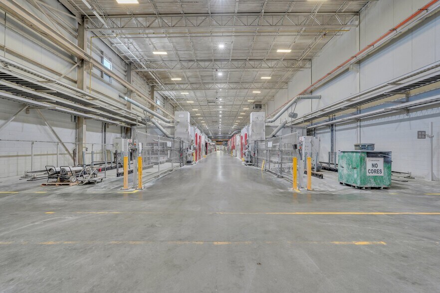 More Photos Of 1 Ceasarstone Dr, Richmond Hill Manufacturing For Sale