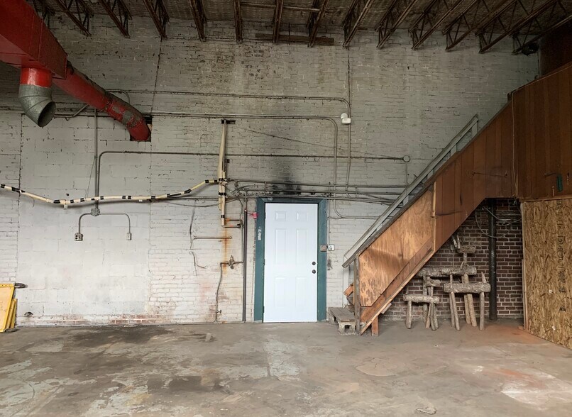 More Photos Of 1640 Northside Dr NW, Atlanta Storefront Retail Office For Sale