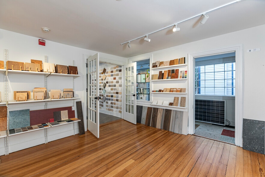 More Photos Of 67 Bridge St, Lambertville Storefront For Sale