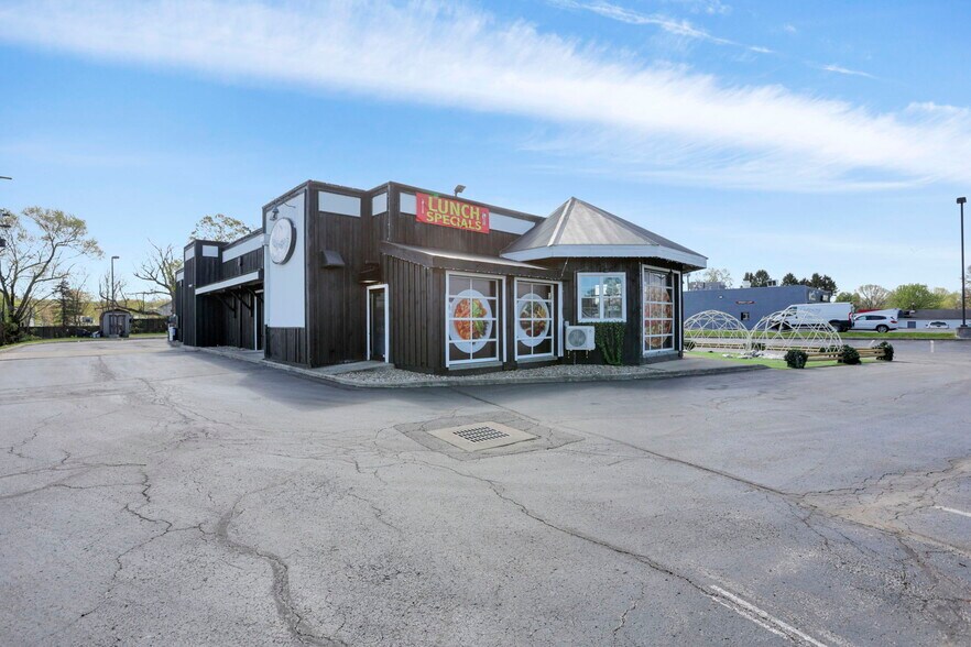 More Photos Of 1122 Hebron Rd, Heath Restaurant For Sale