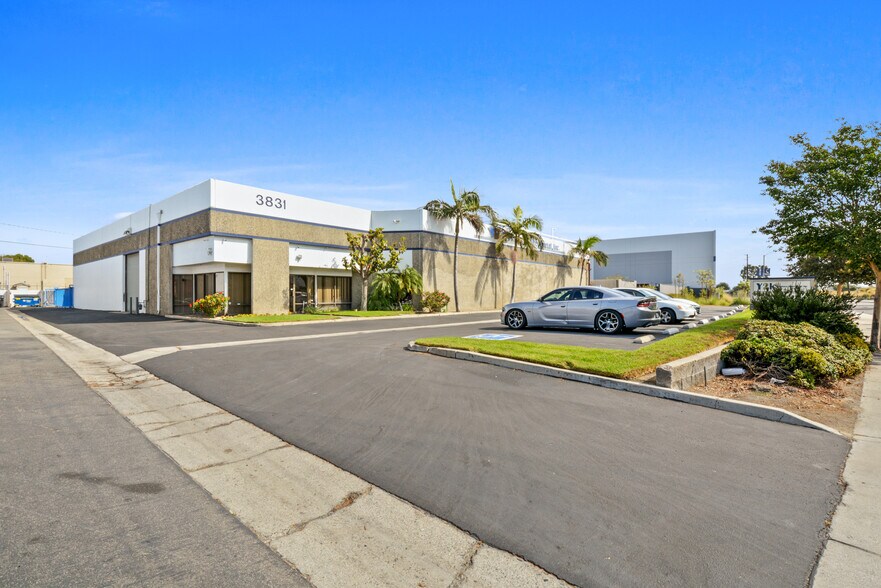 More Photos Of 3831 E La Palma Ave, Anaheim Warehouse For Sale