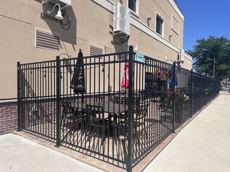 More Photos Of 119 2nd Ave NE, Austin Storefront For Lease