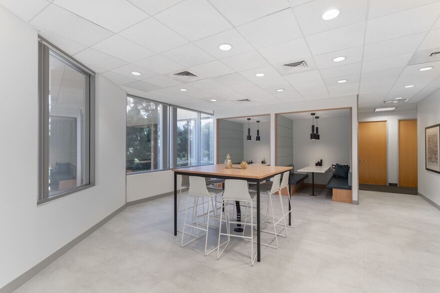 More Photos Of 601 Pennsylvania Ave NW, Washington Office For Lease