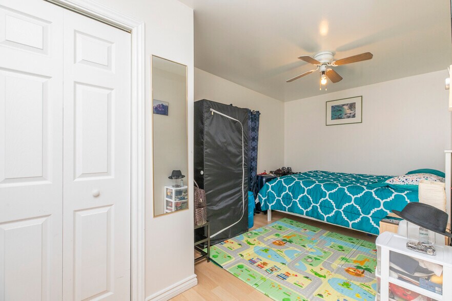 More Photos Of 14 Marier Av, Ottawa Storefront Retail Residential For Sale