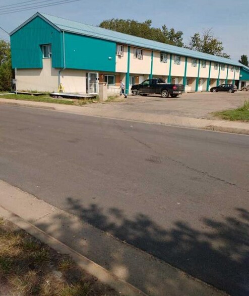 Primary Photo Of 10227 104 Ave, Westlock Hotel For Sale