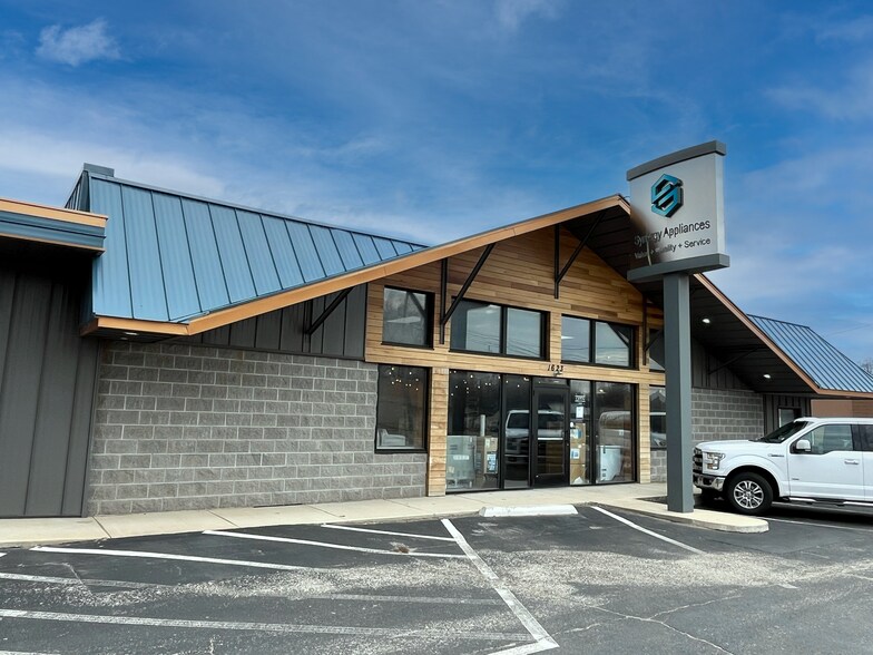 More Photos Of 1623-1635 Chicago Dr SW, Grand Rapids Freestanding For Lease