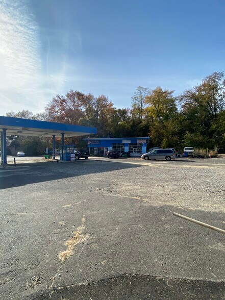 More Photos Of 1118 US Highway 130, Robbinsville General Retail For Sale