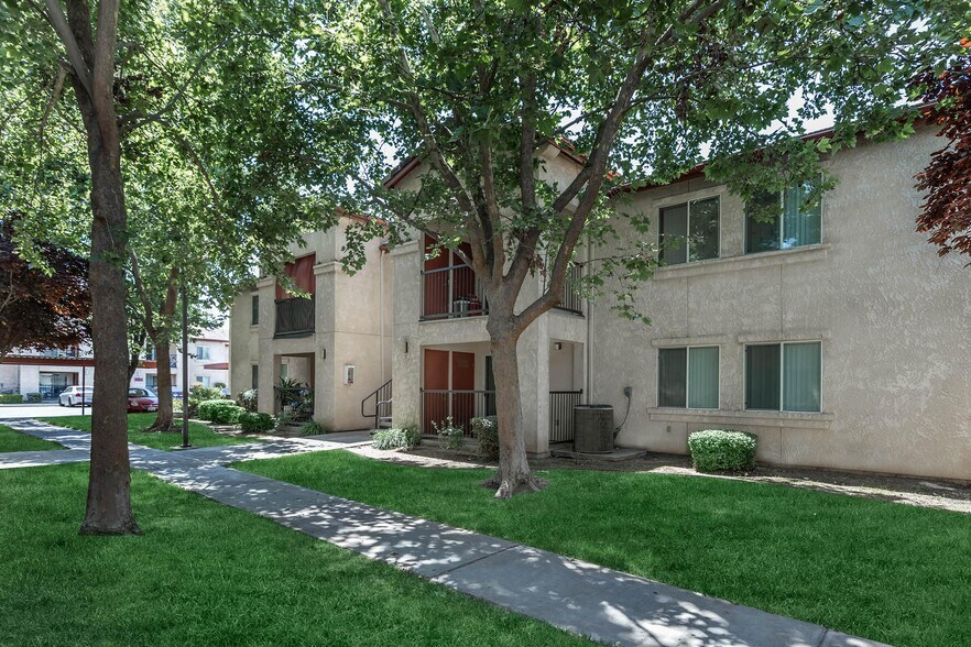 More Photos Of 338 Sherwood Way, Madera Apartments For Sale